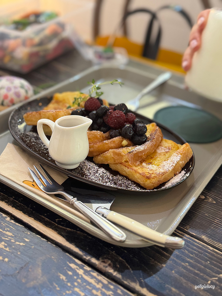 프랑스자수 수업중에 먹는 간식